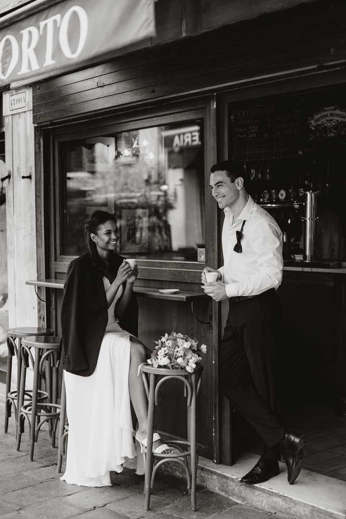 Bride and Groom enjoying coffee in Venice